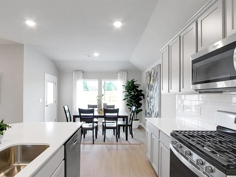 11701 SW 28th Ter — Photo 28