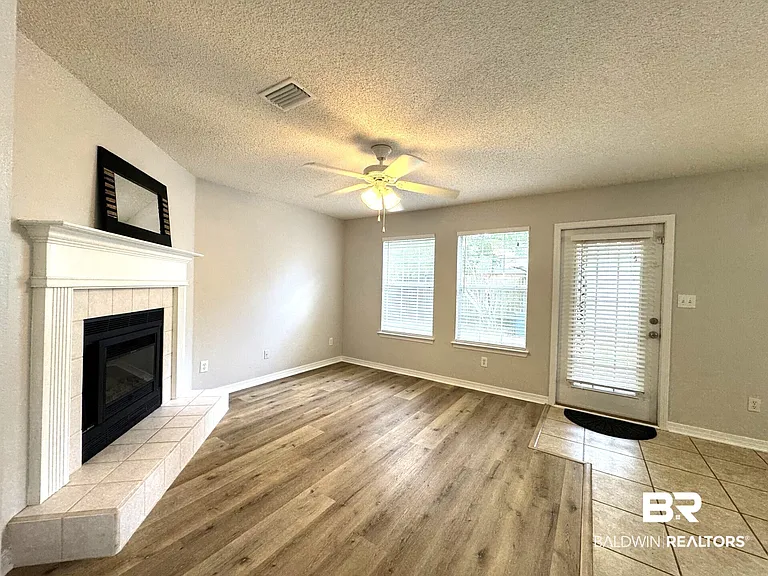 9964 Hollowbrook Ave — Photo 17