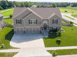 1705 Lauren Ln, Kearney, MO 64060