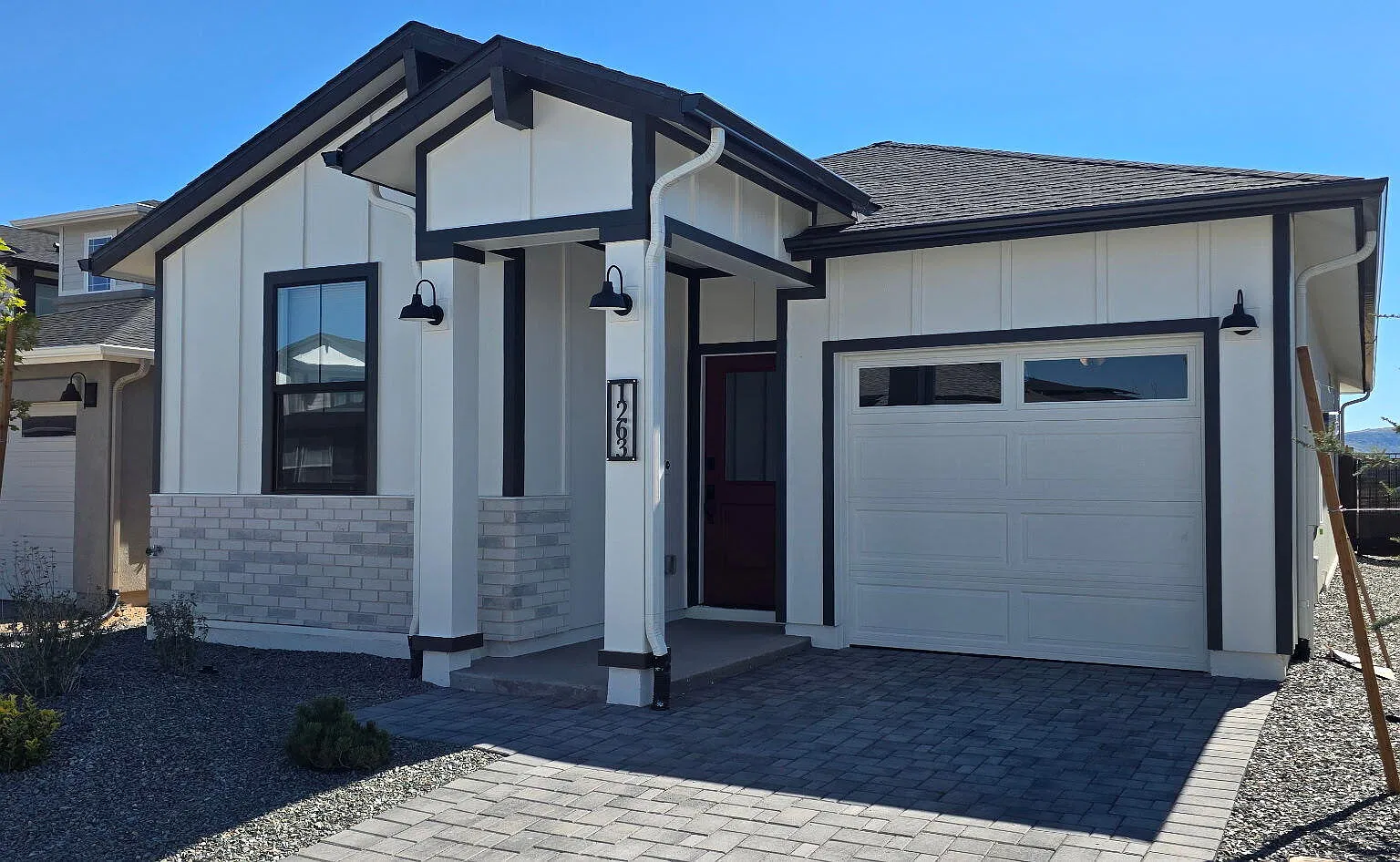 3 bed, 2.0 bath, 1214 sqft, $2,275 — Photo 2