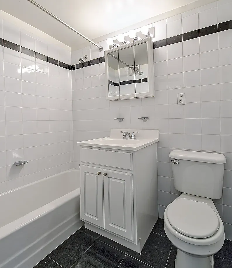 305 East 86th Street — Photo 3