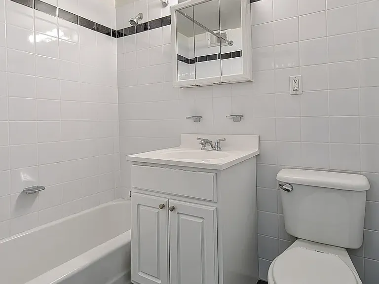 305 E 86th St #6EE — Photo 3