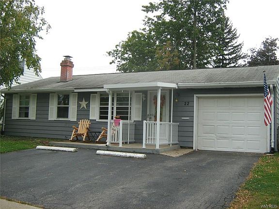 2nd image of 22 Mayberry Dr W