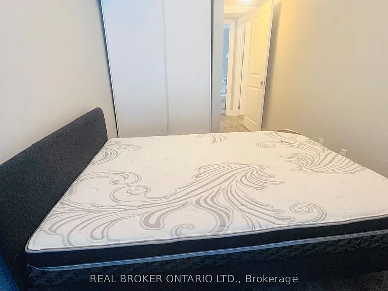 320 John St #214 — Photo 18
