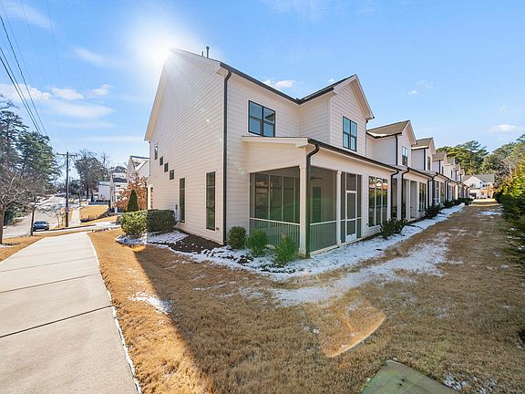 3rd image of 4902 Madone Dr