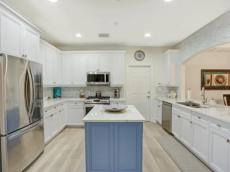 2847 Tiburon Blvd E #101-1 — Photo 11