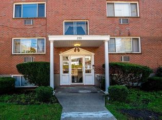 255 Elm St APT 301, Braintree, MA 02184