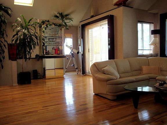 4th image of 160 Grand Blvd