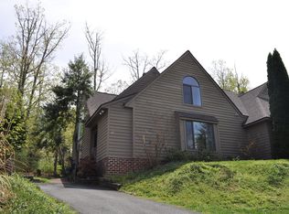 37 Creekside Cir, Charlottesville, VA 22902