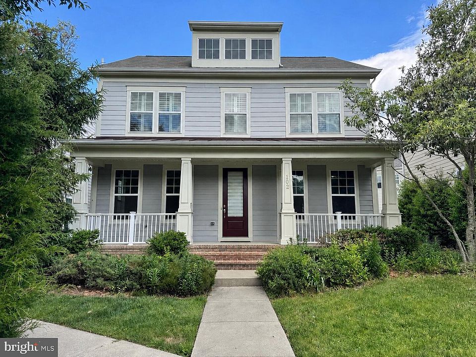 1st image of 102 Pearl St
