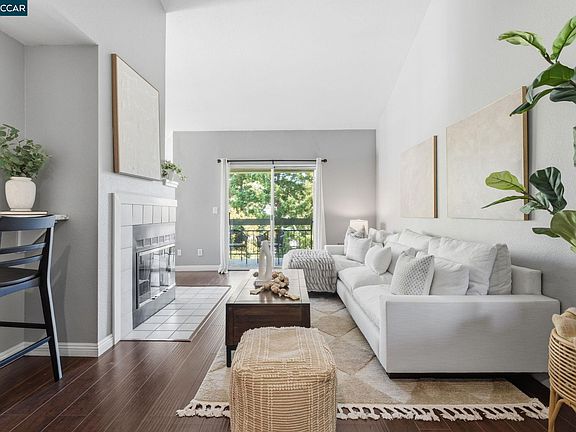 3rd image of 7650 Canyon Meadows Cir #F
