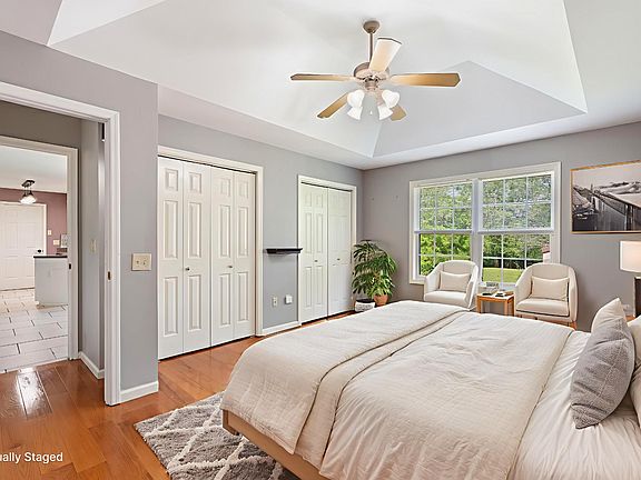 4th image of 3853 Northbrook Dr