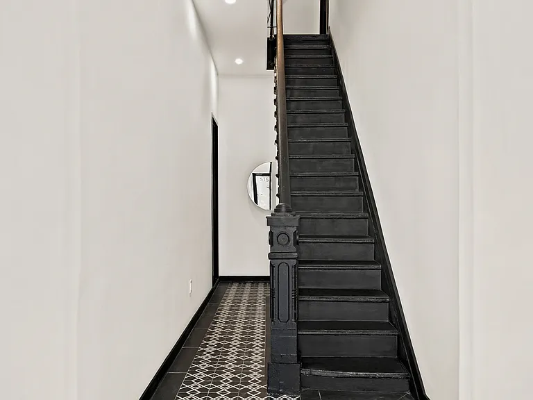 515 Graham Ave #1R — Photo 8
