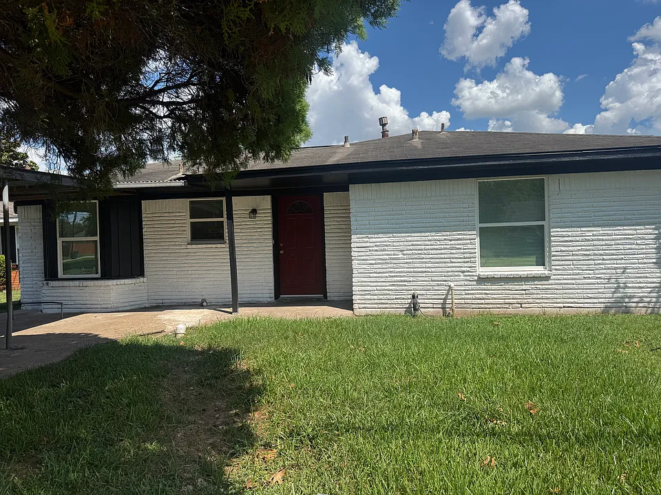 418 Guyer St