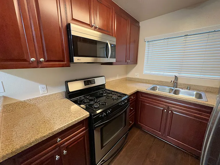 21450 Burbank Blvd #114 — Photo 1