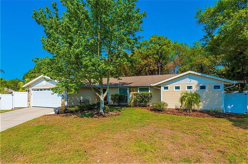 1st image of 104 Shoreview Ln