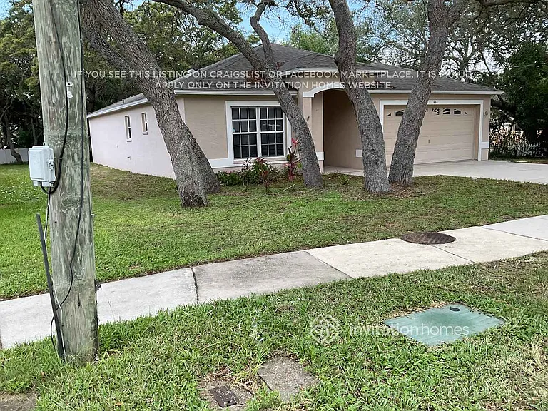 660 Anclote Dr — Photo 2