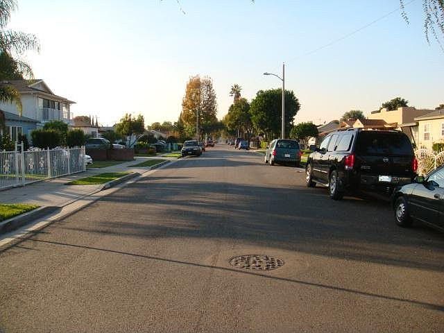 2nd image of 4055 Josephine St