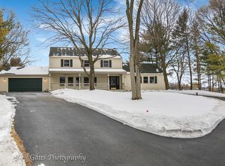 24812 N Cherokee Dr, Lake Barrington, IL
