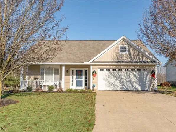 411 Brookpoint St NW, North Canton, OH 44720
