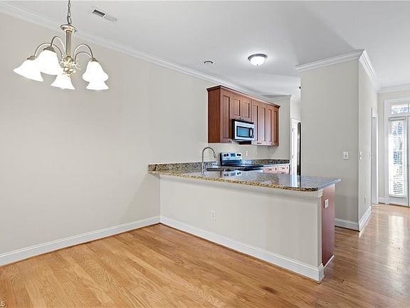 5th image of 4132 Baylor St