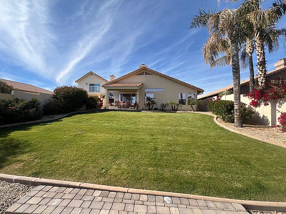 3rd image of 3165 S Laguna Dr