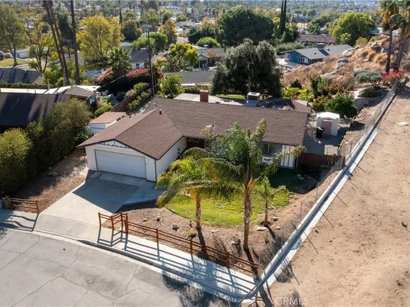 2527 Flanders Rd, Riverside, CA 92507