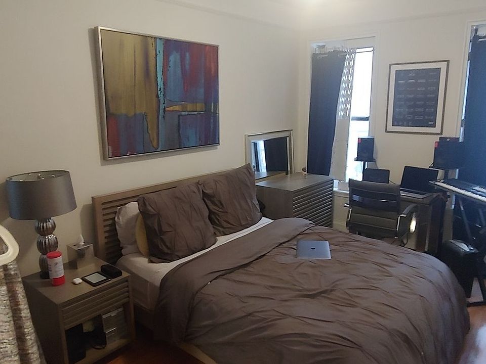 1st image of 425 Broadway APT 3