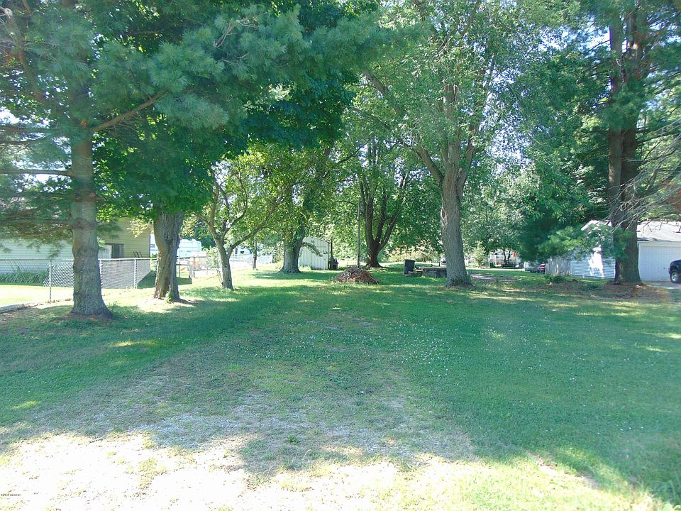 2nd image of 58081 Center Ct