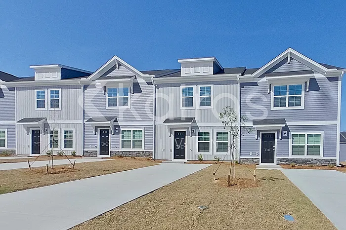 3 bed, 2.5 bath, 1300 sqft, $1,549 — Photo 3