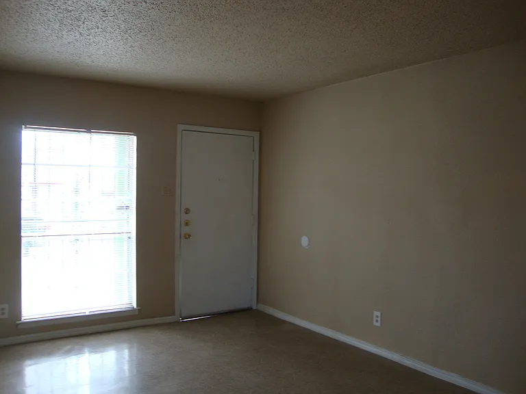 8715 Yellow Knife St — Photo 5