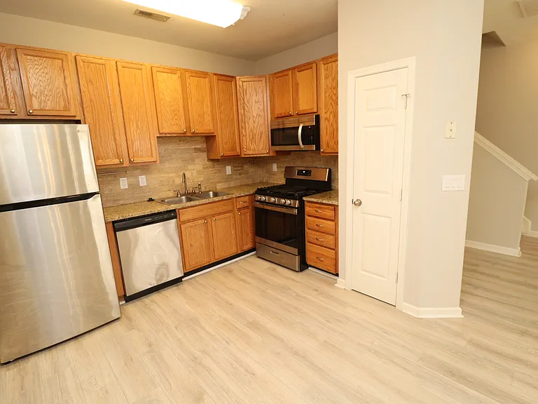 8631 Neuse Club Ln #103 — Photo 8