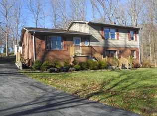 257 Valley Dr, Bluefield, VA 24605