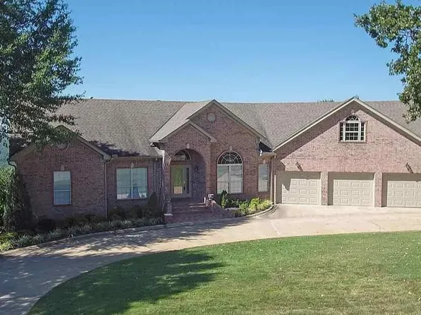 13805 Belle Pointe Dr, Little Rock, AR 72212