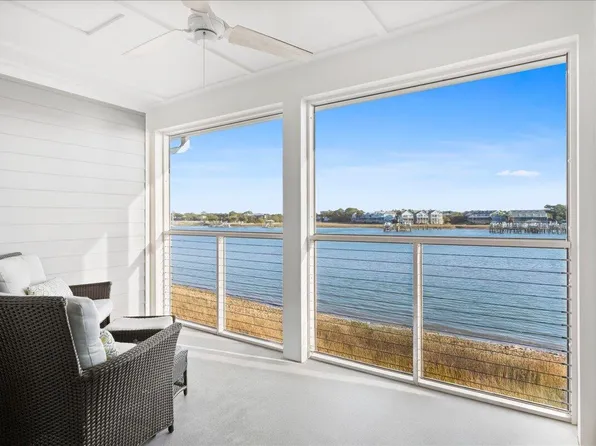 46 W Mariners Cay Dr, Charleston, SC 29412