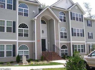 4703M Pennoak Dr, Greensboro, NC 27407