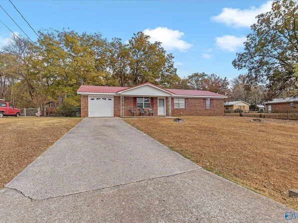 40 Arrow Cir, Albertville, AL 35951