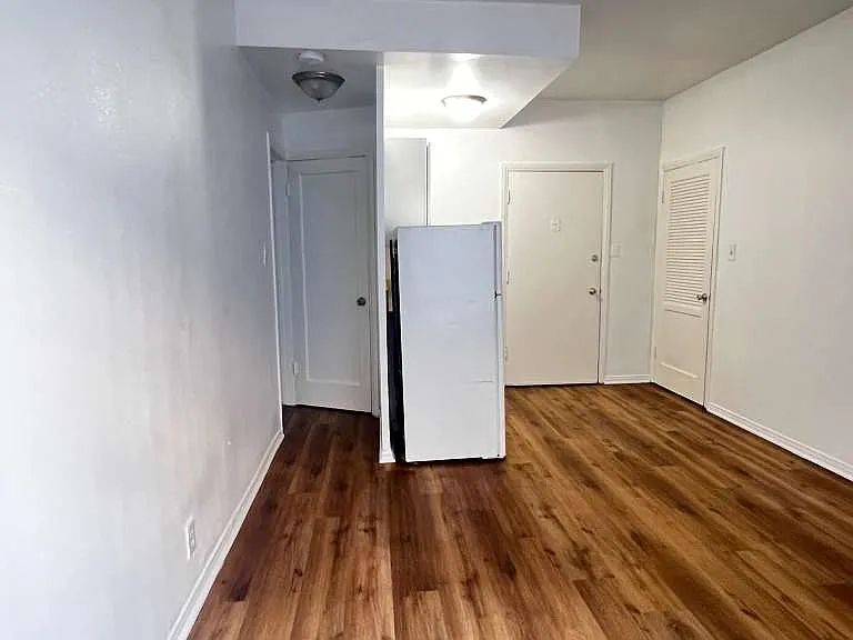 615 S Normandie Ave #39 — Photo 2