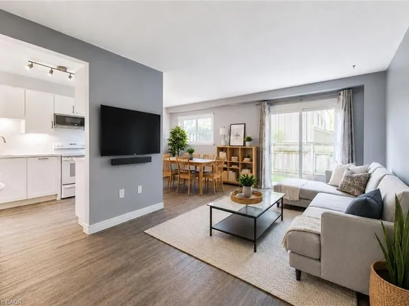 51 Paulander Dr #116, Kitchener, ON N2M 5E5