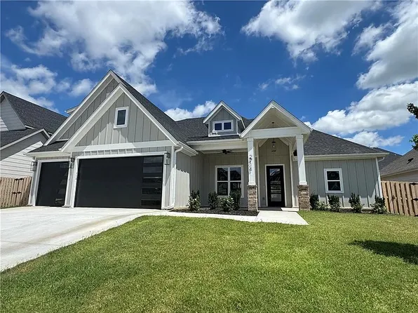 2714 Eris Ave, Lowell, AR 72745