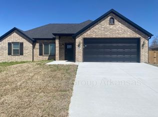1732 Charismatic Dr, Prairie Grove, AR 72753