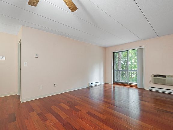 4th image of 65 Commons Dr Unit 306