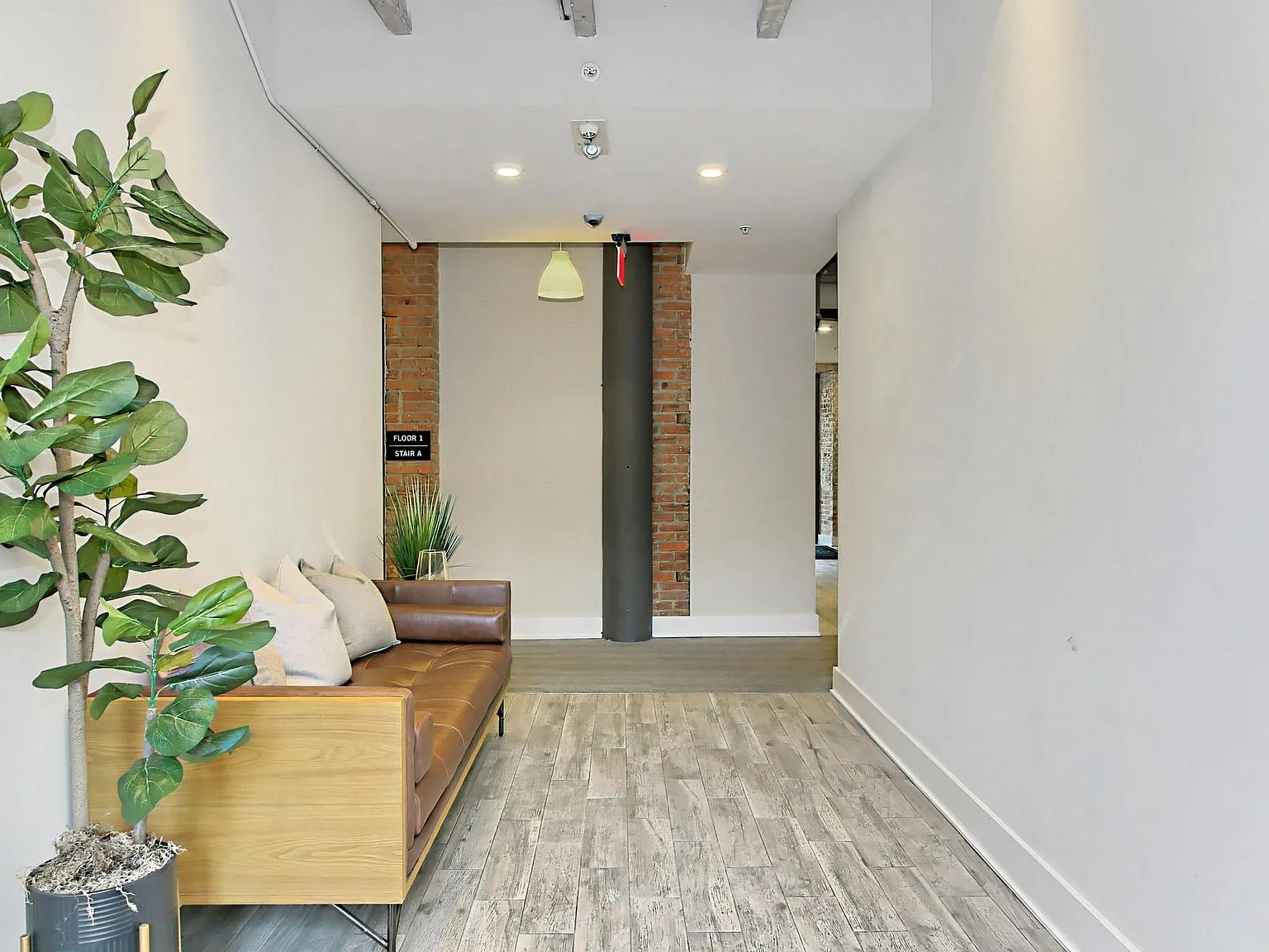 515 N Washington St — Photo 3