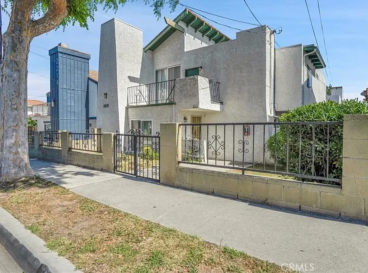 1 bed, $2,350 — Photo 1