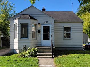 19162 Washtenaw St, Harper Woods, MI 48225