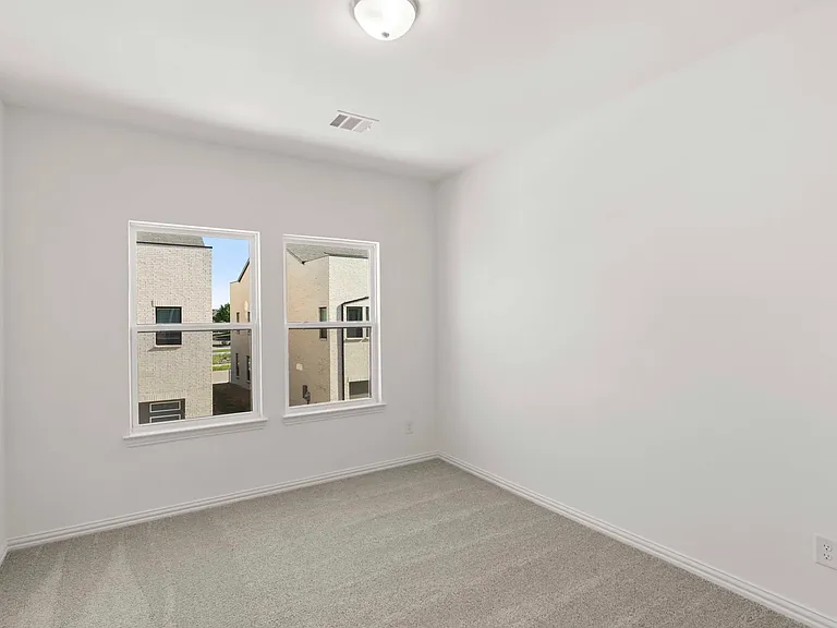 1215 Daybreak Dr — Photo 10