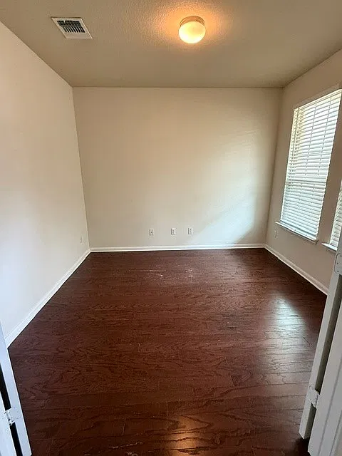 Beautiful Like New Home In Leander! — Photo 4