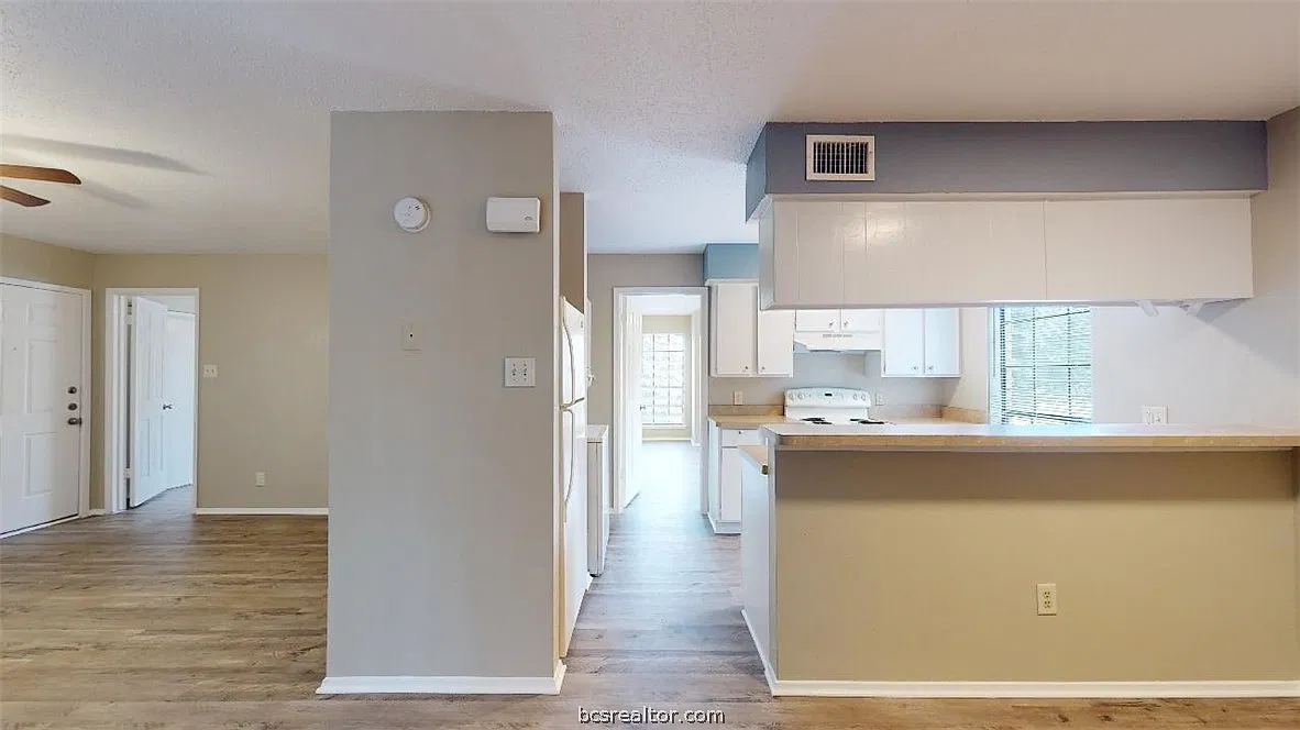 2 bed, 2.0 bath, 942 sqft, $1,100 — Photo 4