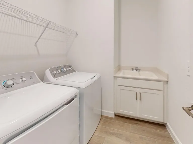 7949 Lakes Edge Ln — Photo 11