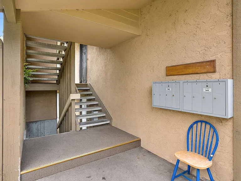 1036 E Desmet Ave — Photo 9
